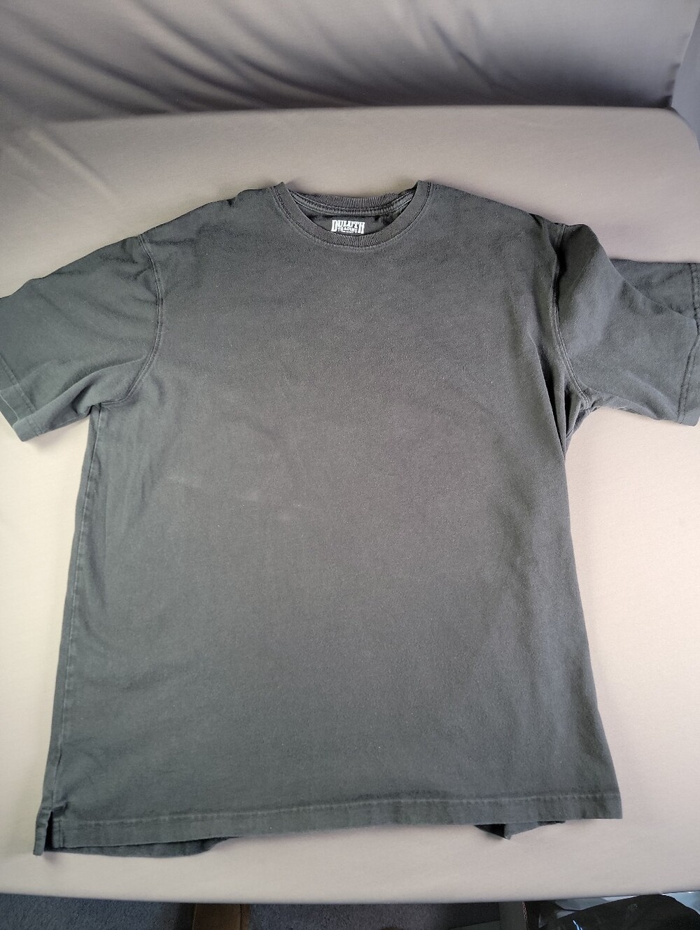 Duluth Trading Co Black Short Sleeve Longtail Design  Crewneck Tee